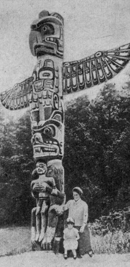 Тотемический столб индейцев с острова Ванкувер (Северо-Западная Америка)
