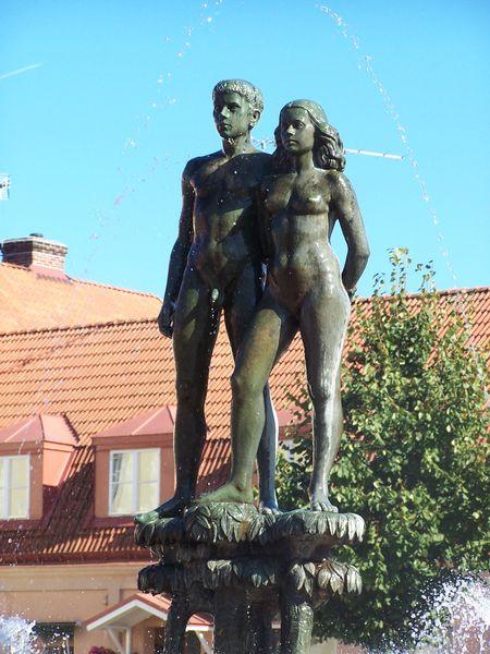 Аск и Эмбла. Статуя. Блумберг (Blomberg)